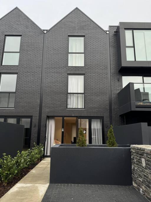 Black-Luxe Living In The Heart Of City Apartment Christchurch Exterior foto