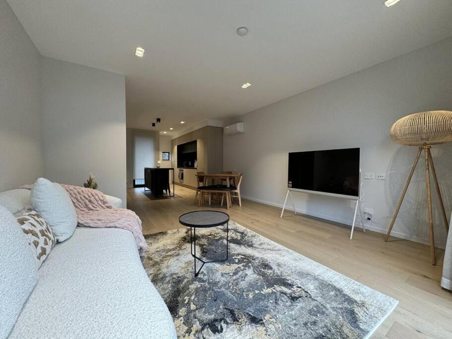 Black-Luxe Living In The Heart Of City Apartment Christchurch Exterior foto